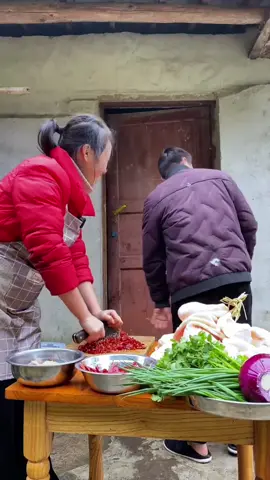 My husband is a hard worker so I cook delicious food for him #mukbang #Foodie #trengding 