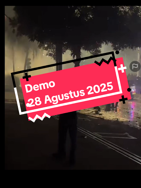 Kerusuhan dalam lanjutan Demo di Gedung DPR/MPR Jakarta Pusat, 28 Agustus 2025. Video didapatkan dari beberapa tiktoker yang menyiarkan langsung secara live hari ini. Semoga Indonesia tetap aman. #DPRMPR #Kerusuhan28Agustus2025 #demo28agustus2025 #berandatiktok #fyp 
