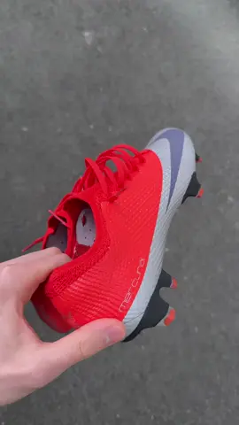 Nike Mercurial DNA 🧬🧬🧬 Available in 8/10UK  #footballboots #soccercleats #nikemercurial 