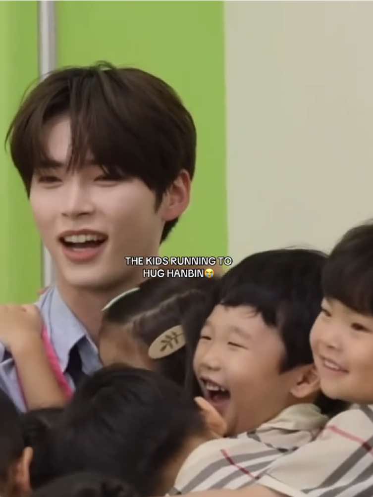 hanbin living his kindergarten teacher dream😭🥹 #sunghanbin #zerobaseone #zb1 #thereturnofsuperman #성한빈 