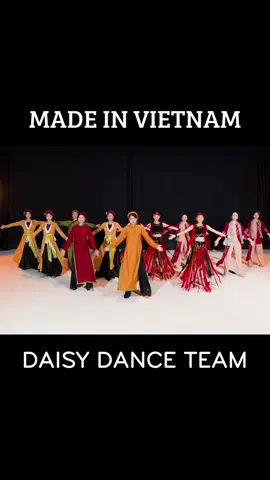 MADE IN VIETNAM bản full đã lên sóng trên kênh YTb của Daisy rồi ạ 🥰 @Trang phục biểu diễn HOÀNG ANH #daisydanceteam #vietnamtoiyeu #80namquockhanh #tiktokdancevn #xuhuong 