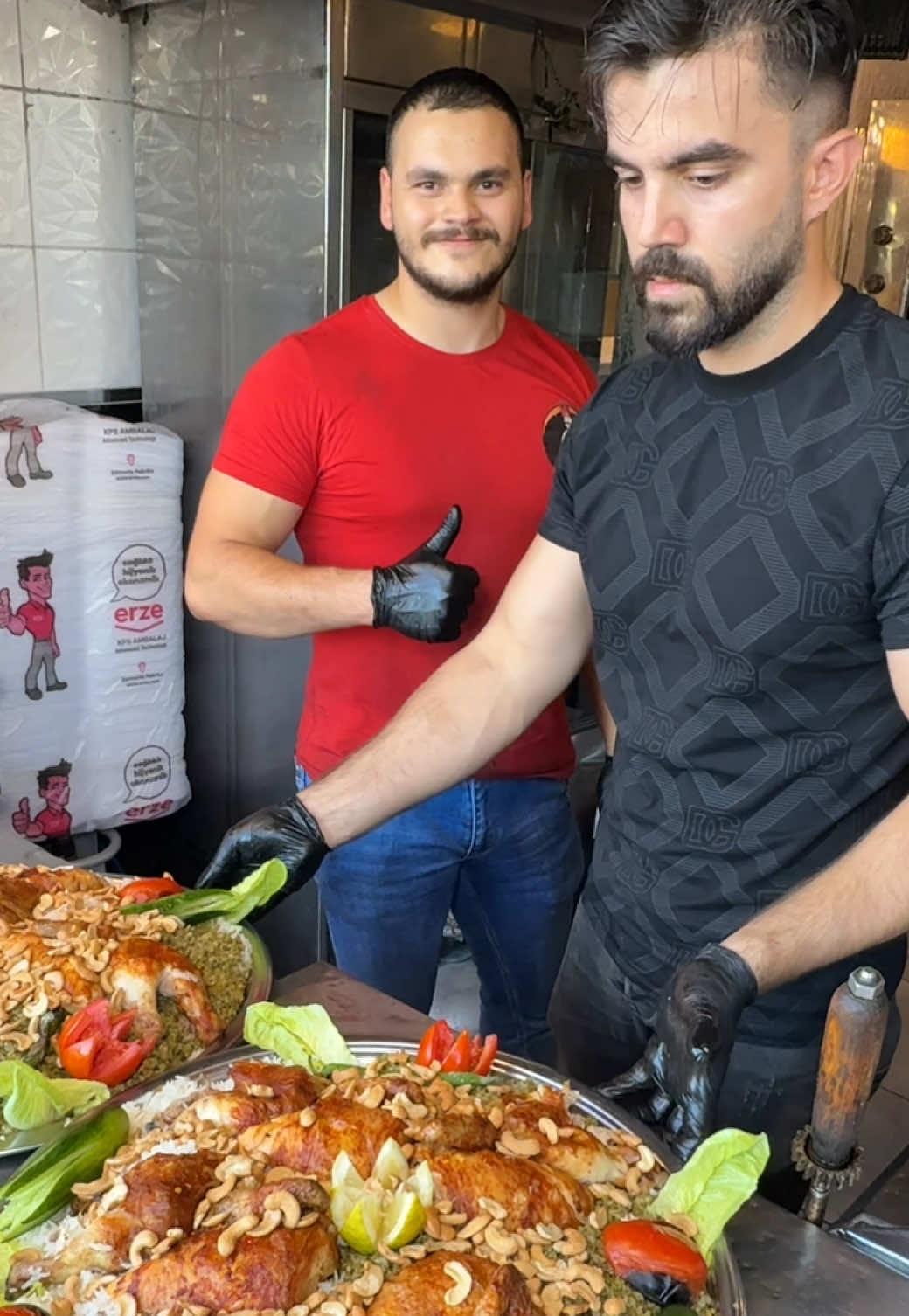 K.Maraş Sokakbaşı Çeşme Yanı Paşa Lokantasında Dolu Dolu Lezzet Tepsisi…😎😎 #türkiye #kahramanmaraş #yemek #gurmemarask 