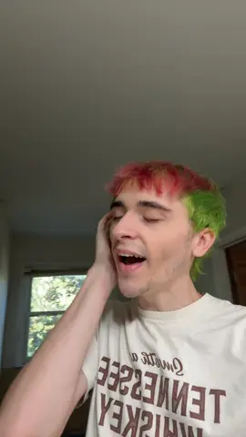 @arianagrande I’m coming for your job sis 😫🩷😭 #arianagrande 