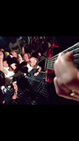 AC/DC THUNDERSTRUCK OLD FOOTAGE 🎥#acdc #benjonson #fyp #thunderstruck #loveacdc 