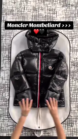 Schönste Jacke 😍  #moncler #viral #fyp #fashion #fashiontiktok 