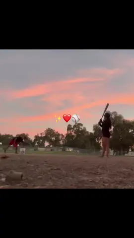 Enseñándola a jugar⚾️🥰te amo#beisbol#parejas #foryoupage #paratiiiiiiiiiiiiiiiiiiiiiiiiiiiiiii @𝐊 𝐄 𝐍 𝐈 𝐀 𐙚 