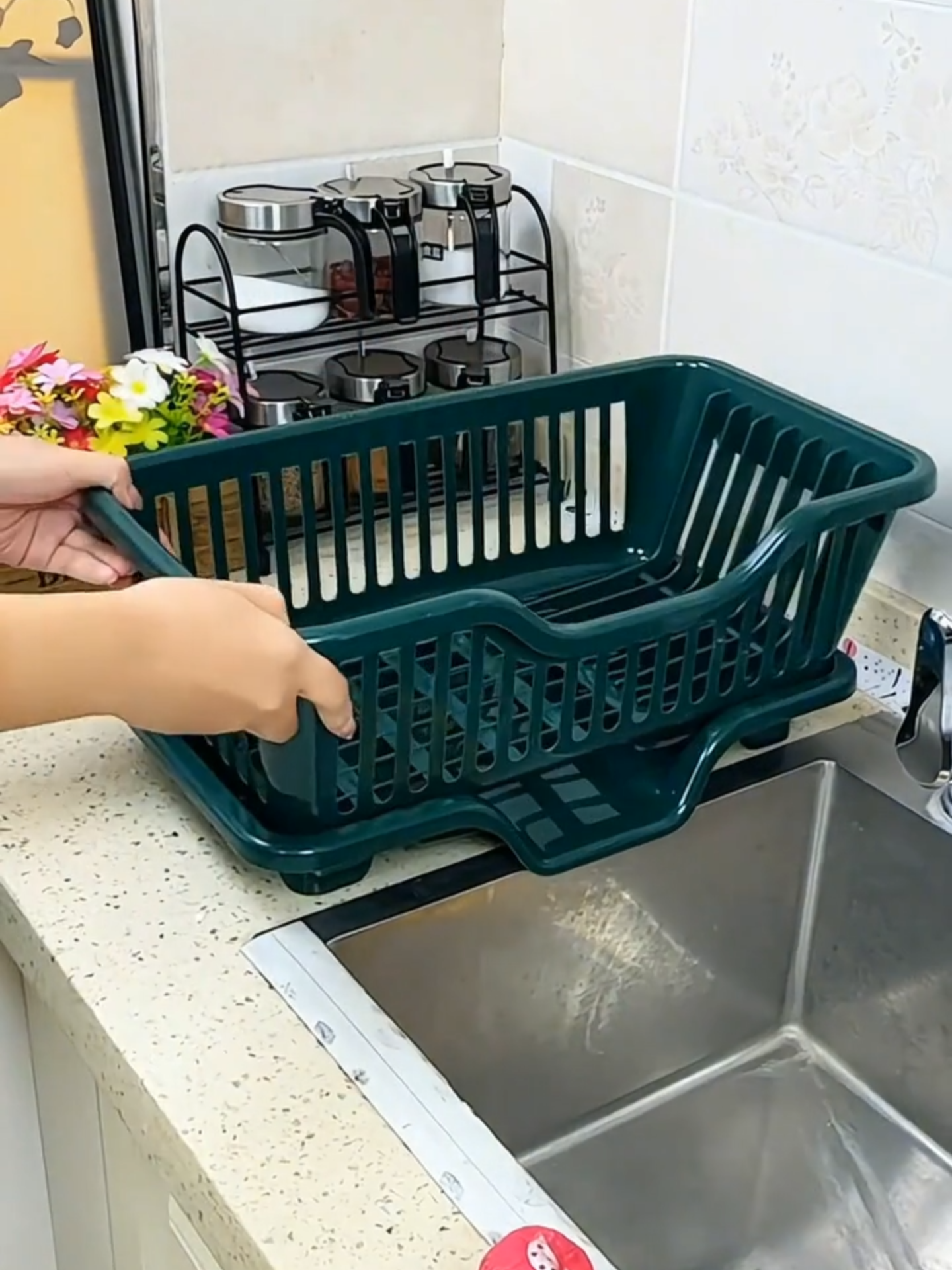 Giải pháp gọn gàng cho căn bếp với rổ đựng chén bát kèm khay tiện lợi #review #roupchenkemkhayhungnuoc