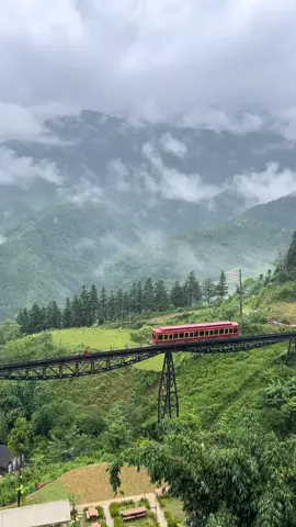 When you finally got to see the famous Fansipan monorail in Sapa, Vietnam 🇻🇳😍🫶🏻✨ #sapavietnam #fansipanmountain #lovetheview #fyp #fypviralシ 