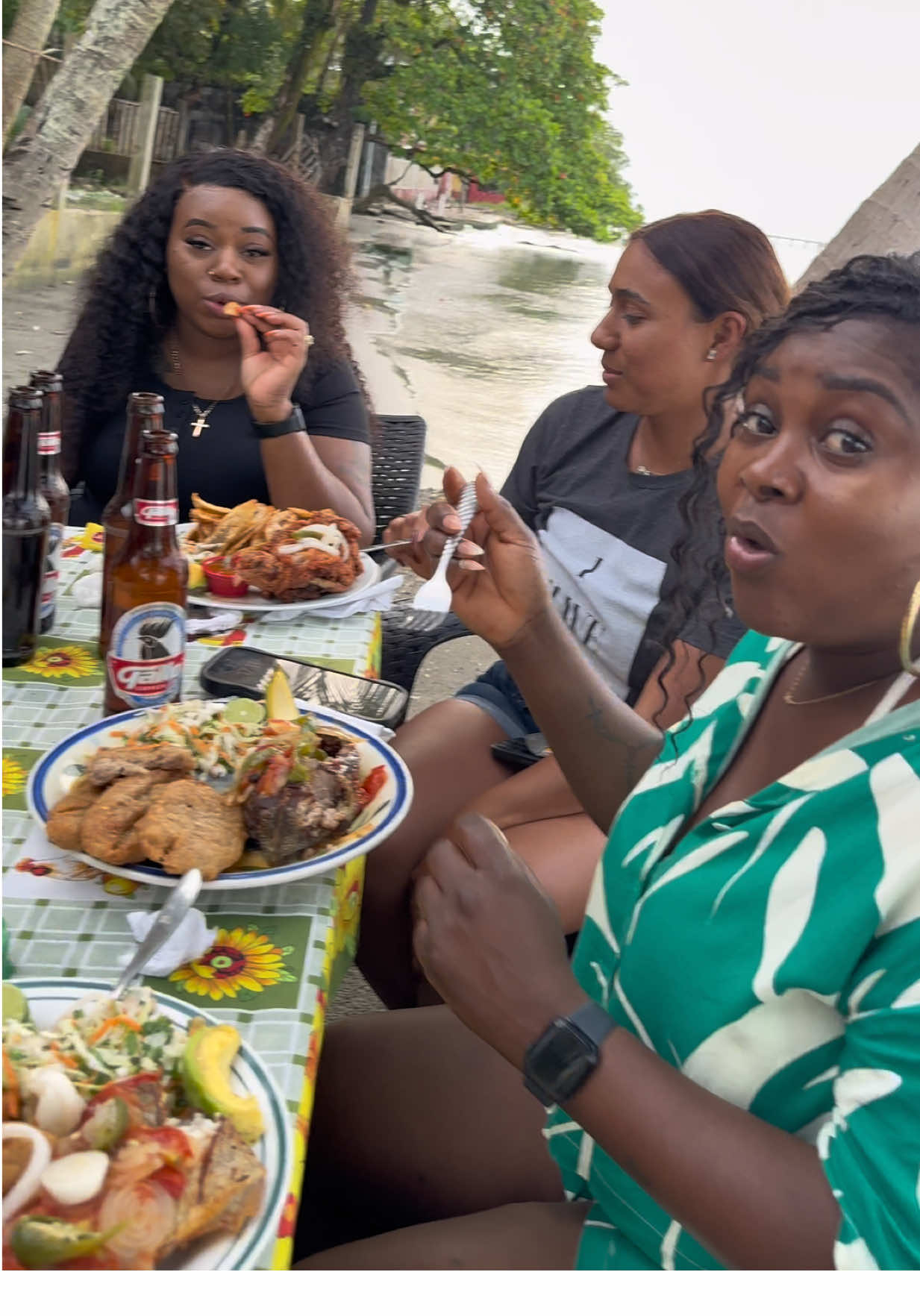 Estamos compartiendo en familia#guatemala🇬🇹 #livistongizabal #familytime #playa @Tequila Island @El Cabo gt @Pako y Mi Amor💖 