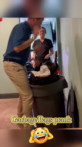 Garbage Bags prank #prankscare #funnyvideos #scareprank #jumpscare #foryou 