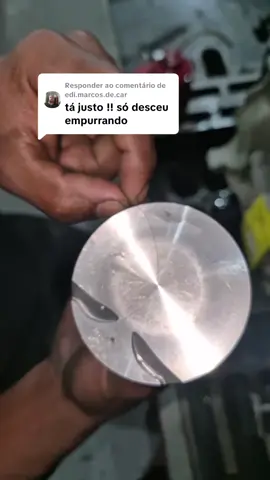 Respondendo a @edi.marcos.de.car  Um detalhe quase invisível pode mudar tudo. Nos processos de retifica do cilindro, a precisão é tão grande que até a espessura de um fio de cabelo pode impedir o pistão de descer ou se ajustar corretamente. É por isso que cada etapa precisa ser feita com máximo cuidado e controle.  #retífica #motor #oficina #mecânico #mecânica 
