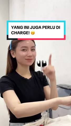 Glowing bukan cuma urusan lighting atau filter aja! Tapi perlu kasih minum kulit langsung dari dalam dengan skinbooster. bekerja sebagai pelembap dari dalam, bikin kulit lebih terhidrasi, halus, dan plumpy 💧 📍Lokasi praktek : Insta Beauty signature jl senopati no 58, senopati, Jakarta selatan 📲 Whatsapp : 0858-9000-9960 #skinbooster #treatment #drrudyadiputra #facecontouring #viral 