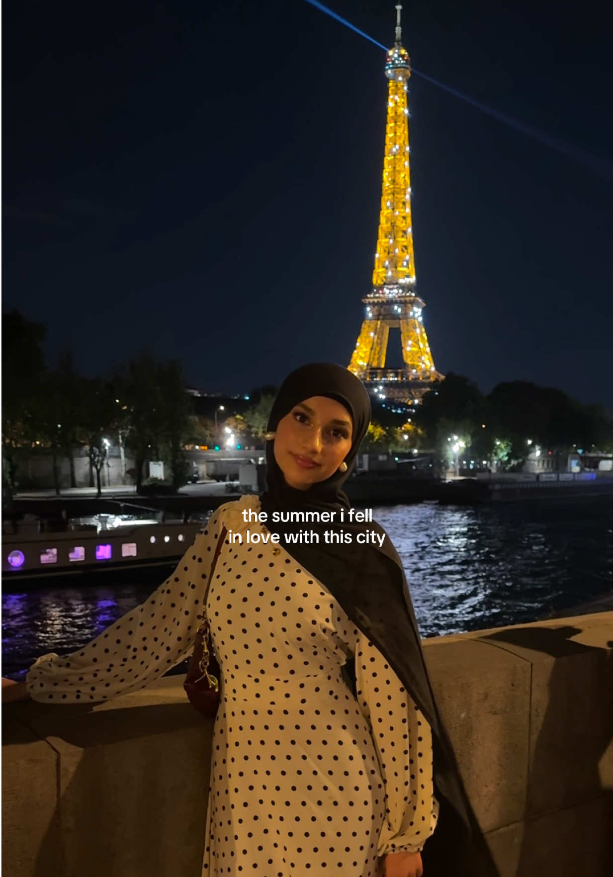 if it weren’t such a harsh reality for many Muslim women living there… but it was the best birthday trip i could’ve ever had #paris #eiffeltower #france #travel #lifeinparis 