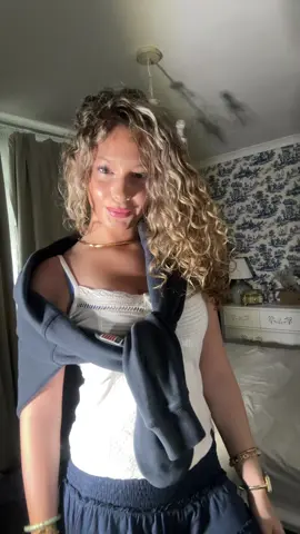 Full outfit by @CULT by Superdry #cultbysuperdry #lypsync #curls #captions 