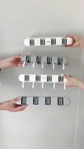 ⸻ Chega de bagunça na lavanderia! 🧹✨ Esse suporte deixa vassoura, rodo e até acessórios organizados em segundos. Prático, resistente e ainda não precisa furar a parede! 🚫🔨 👉 Clique no produto e garanta o seu agora mesmo! #tiktokshop 