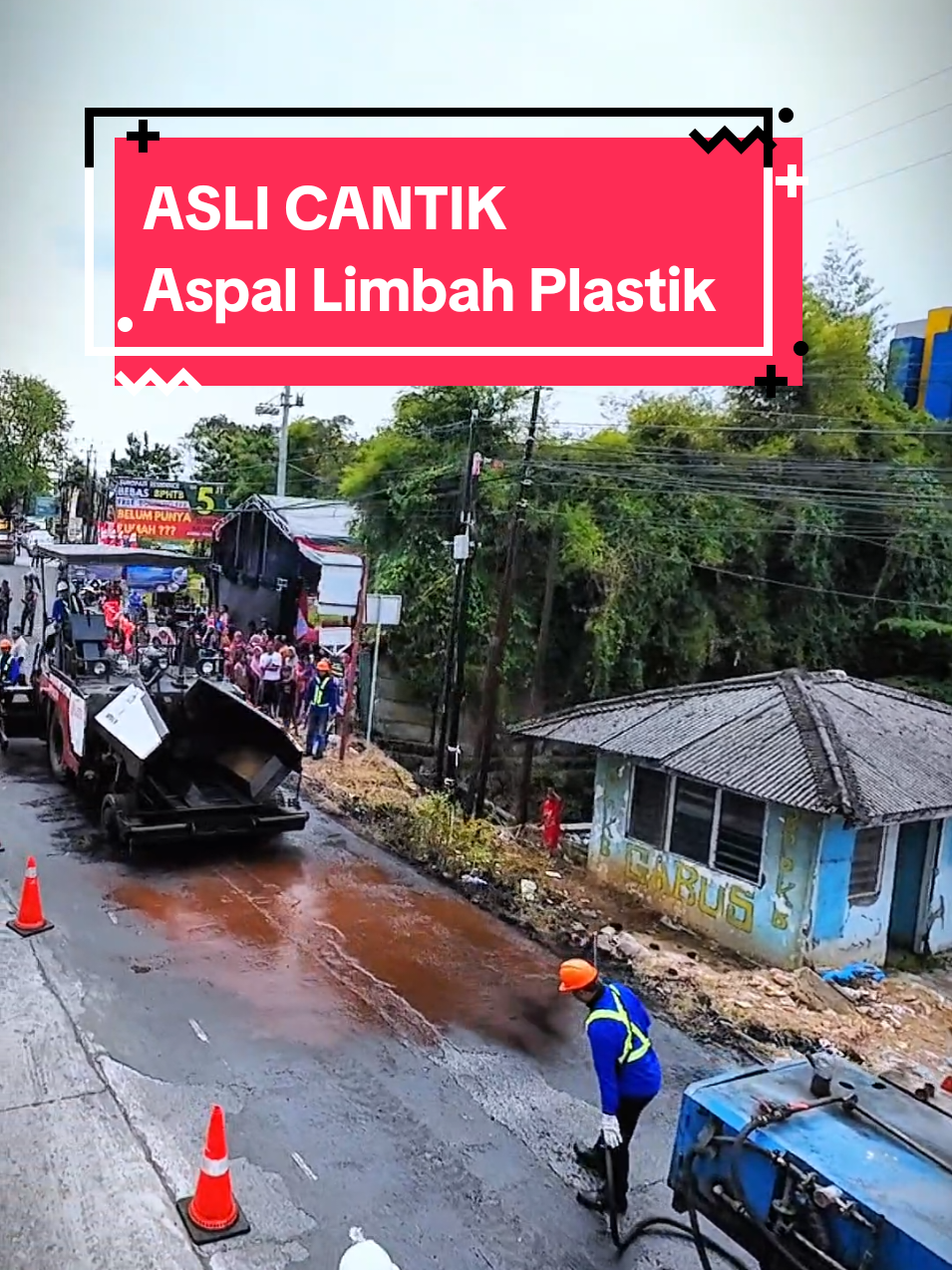 ASPAL LIMBAH PLASTIK Pemerintah Kabupaten Bekasi melalui Dinas Sumber Daya Air, Bina Marga, dan Bina Konstruksi (SDABMBK) kembali menghadirkan terobosan dalam pembangunan infrastruktur dengan memanfaatkan limbah plastik sebagai material perkerasan jalan. Program ini dikemas dalam inovasi bernama Aspal-Limbah Campur Plastik (Asli Cantik) yang resmi diterapkan pada proyek pelebaran Jalan Exit Tol Gabus, Tambun Utara, Kamis (28/8). Peresmian ditandai dengan penandatanganan prasasti dan penekanan tombol sirine oleh Bupati Bekasi, Ade Kuswara Kunang, didampingi Kepala Dinas SDABMBK, Henri Lincoln, Kepala Bidang Pembangunan Jalan SDABMBK, Dede Chairul, serta Perangkat Daerah terkait. Bupati Bekasi, Ade Kuswara Kunang, menyampaikan bahwa hadirnya inovasi Asli Cantik menjadi momentum penting bagi Kabupaten Bekasi dalam memperkuat pembangunan infrastruktur yang tidak hanya berorientasi pada kualitas dan konektivitas, tetapi juga pada keberlanjutan lingkungan. “Melalui inovasi ini, kita tidak hanya membangun jalan untuk mengurai kemacetan dan memperlancar aktivitas masyarakat, tetapi juga memberikan solusi dalam pengelolaan limbah plastik. Dengan begitu, pembangunan infrastruktur di Kabupaten Bekasi mampu memberikan manfaat ganda, mendukung mobilitas sekaligus menjaga kelestarian lingkungan,” tegas Bupati. #aspal #infrastructure #perbaikan #jalanjalan #jalan 