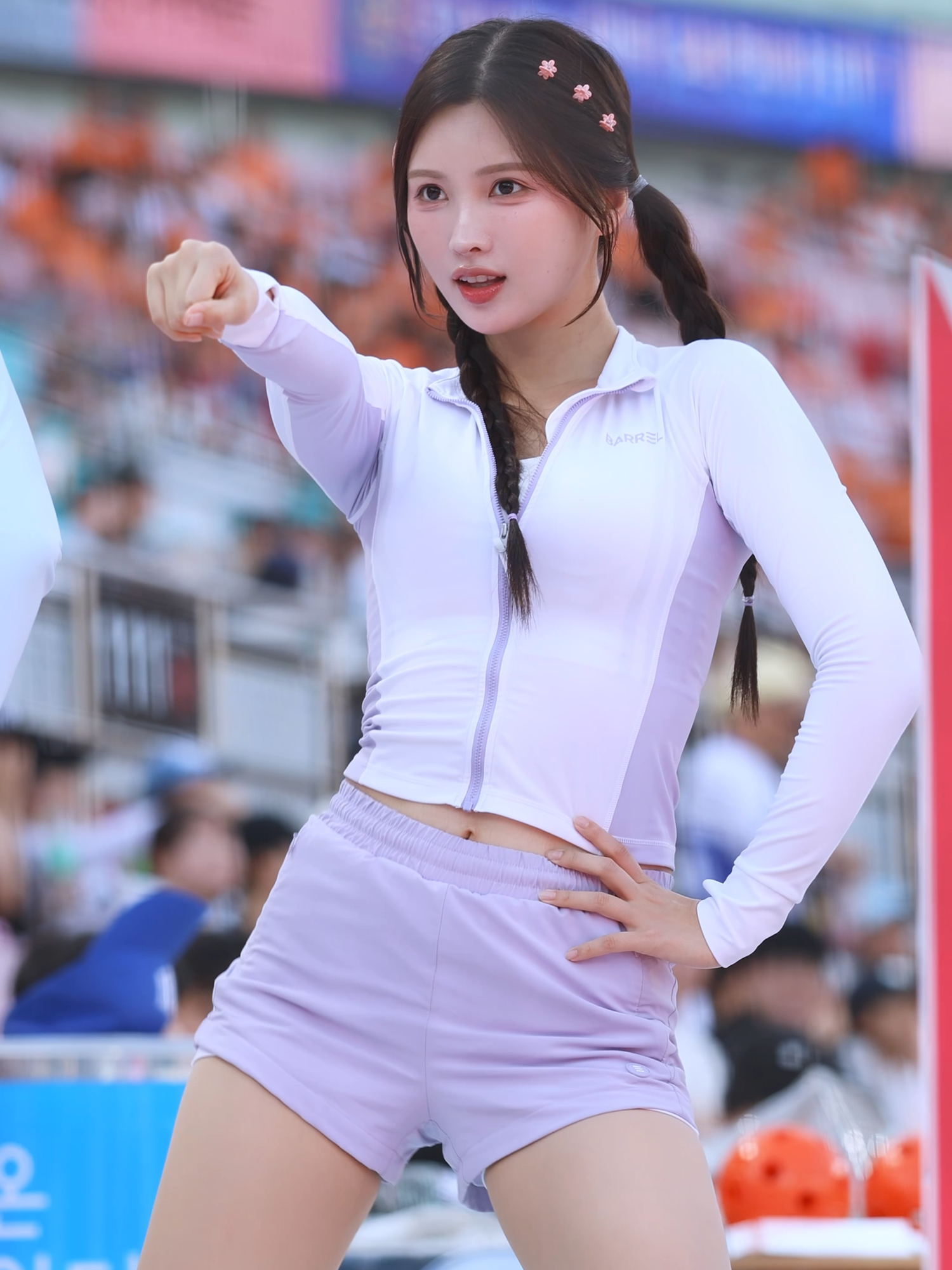 “연보라빛 공주님의 Hold Up✨ 양갈래 머리로 더 귀여운 정원공주💜 워터페스티벌 느낌 제대로!” #김정원 #김정원치어리더 #김가드니 #金貞沅 #kimjungwon #정원공주 #정원핑 #KT위즈 #치어리더  3#아웃송 #holdup