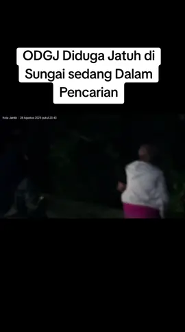 Laporan dari warga bahwa ada ODGJ yang jatuh kedalam sungai yang lokasi di belakang lapangan tenis dinas pendidikan Telanaipura dekat Polsek Telanai. Korban sudah ditemukan, dibawah jurang, dan tengah persiapan Evakuasi dari tim damkartan. . . . . . #ODGJ #kotajambi #damkartan #evakuasi #telanaipurajambi 