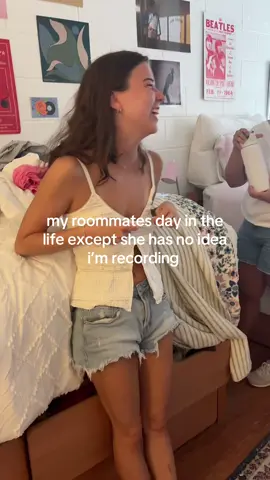 she was having a rough first day of classes #roommate #funny #ditl #college #friends 
