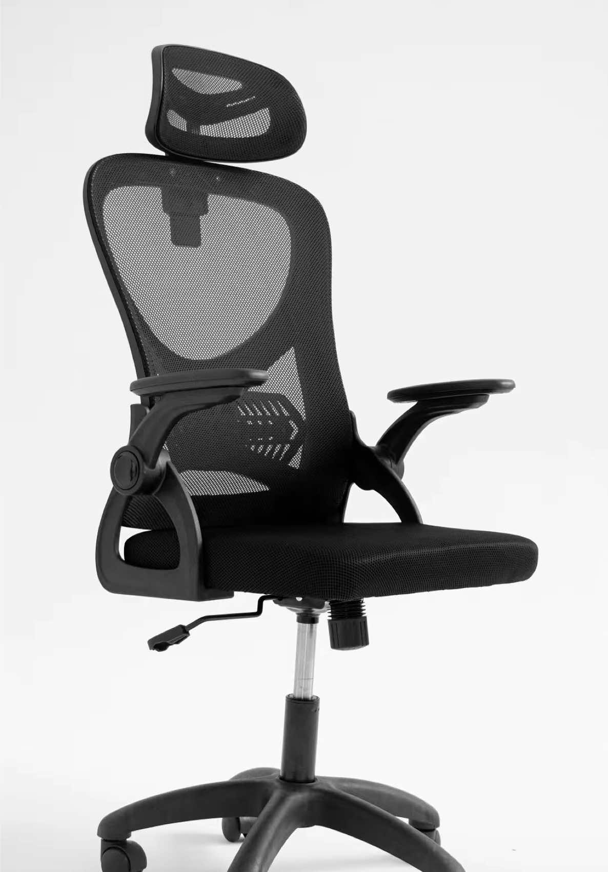 Cadeira Rivatti Columbus 🤍 Conforto ergonômico, encosto em mesh ventilado e apoio de cabeça ajustável. Ideal para home office ou escritório com estilo e bem-estar. #homeoffice #ergonomia #cadeiraexecutiva #Rivatti #designmoderno