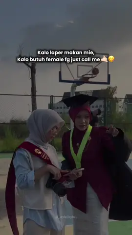 Just call me 😋📸 #fotografer #fotografercewek #wisuda #fyp #jasafotobandung                              