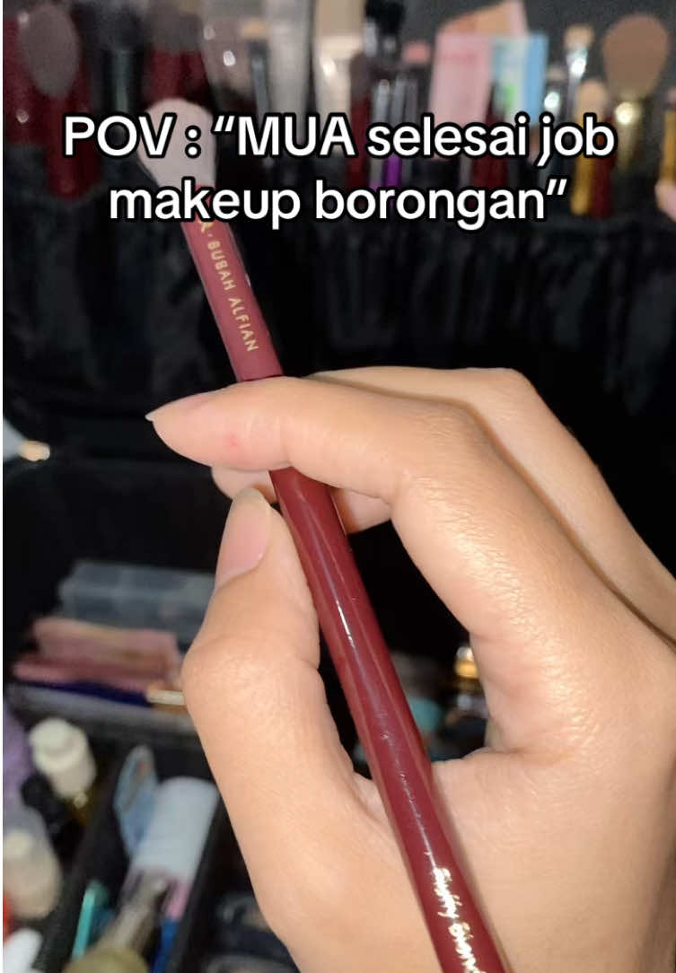 Abis ini beli koyo karna pinggang encok #muatasikmalaya #makeupgraduation #makeupborongan 