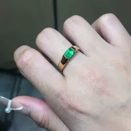 Daily ,Shining and Classic ✨🎁  #emerald #emeraldrings #labgrownemerald #goldring #jeweltok #tiktokmademebuyit #chicjewelry #jewelrybusiness #customjewelry #fyp 
