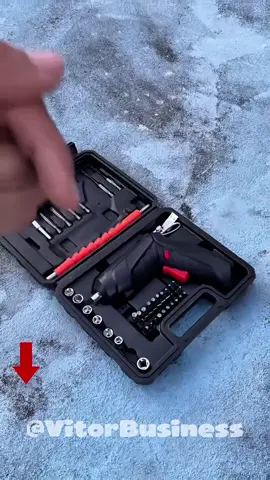 Chega de sofrer montando móveis ou apertando parafusos na mão! Essa furadeira elétrica recarregável resolve tudo em segundos, completa e com preço imbatível no TikTok Shop 🔥🔧⚡ #FuradeiraEletrica #TikTokShop #OfertasImperdiveis #FerramentasEssenciais #PromoTikTok