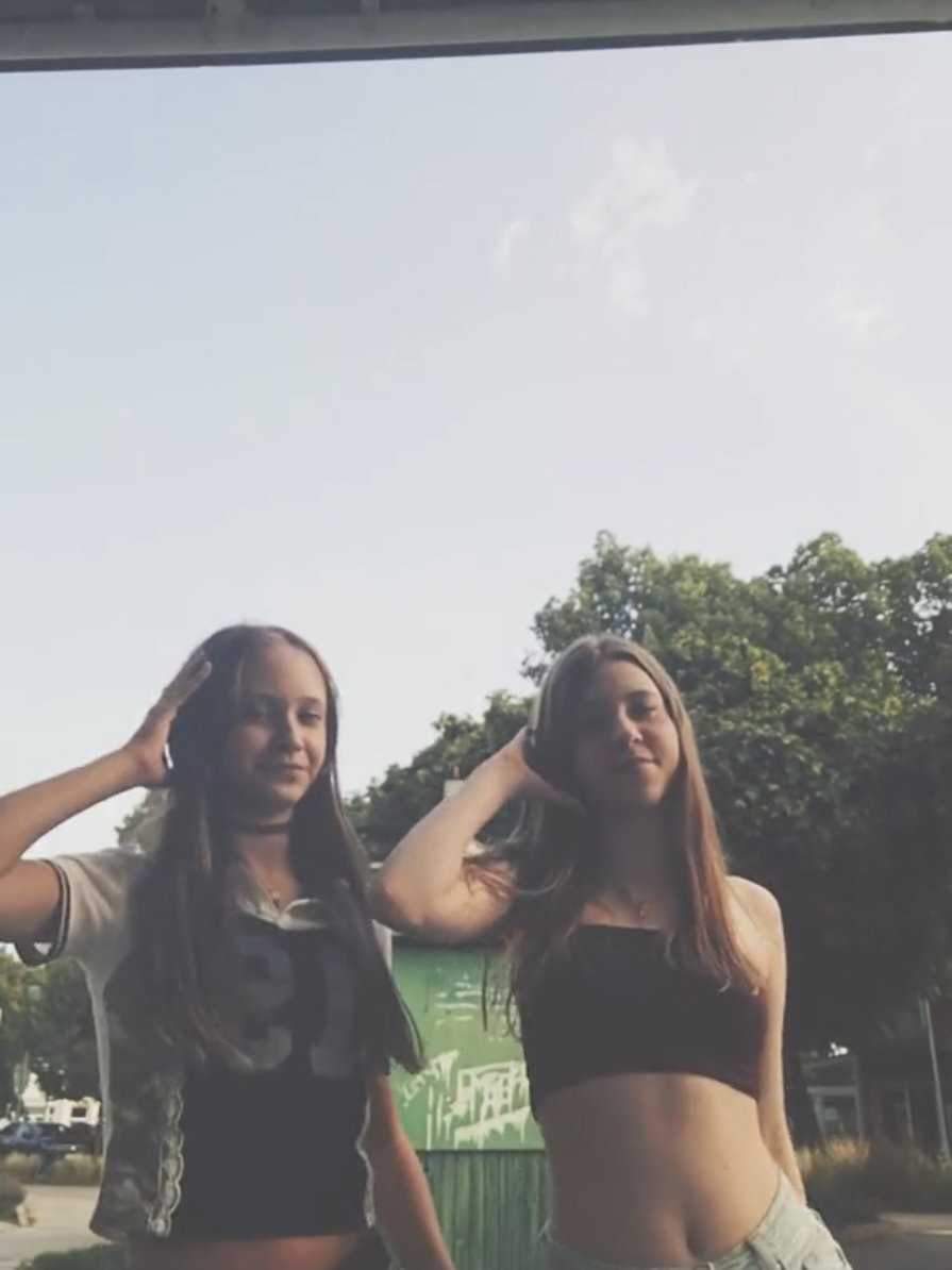 #😛 #trend #summer #besties #makeusfamous @.. 
