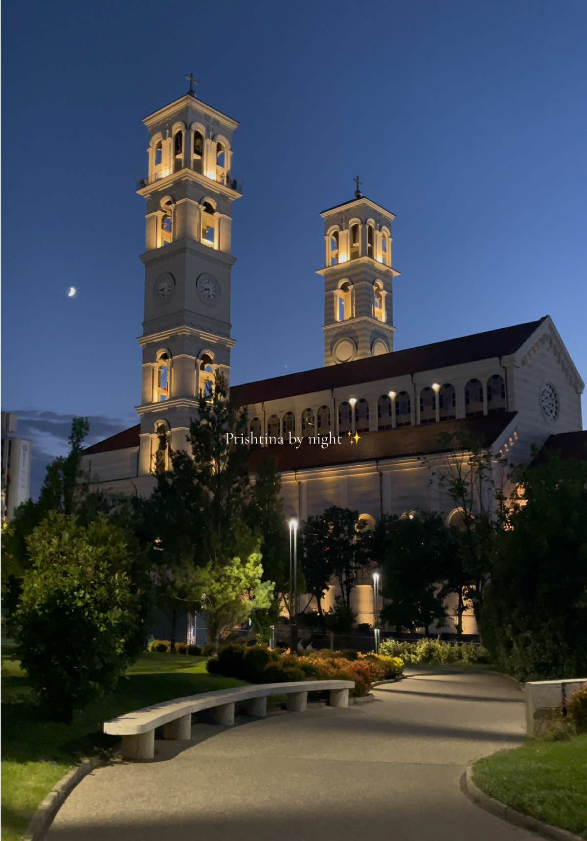 Walking around Prishtina at nightfalls✨ #whattodoinkosovo #kosovatiktok #whattodoinprishtina #prishtina #aestheticvideos 