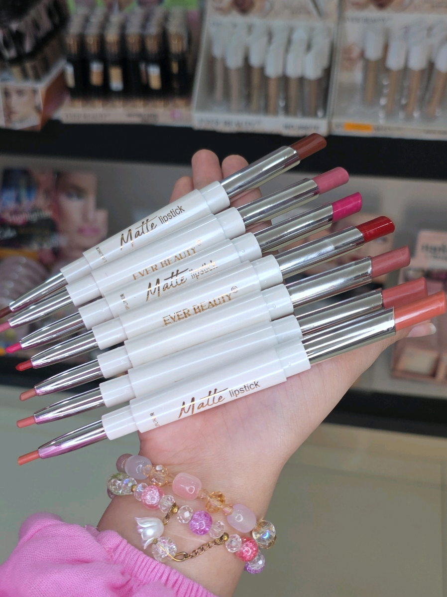 #lipstick #everbeautyalgerie #lipliner #pourtoii #makeup 