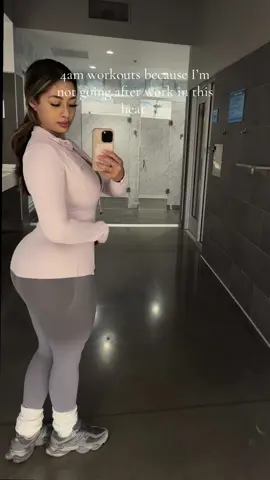 Another 4 am workout before my 6-2 💗 #morningroutine #morningworkout #lululemon #dfyneathlete 