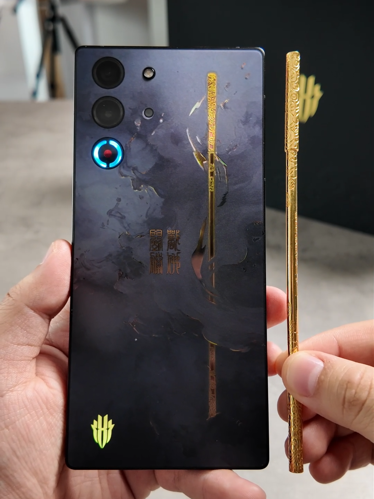 Em nubia RedMagic 10s Pro này khét quá anh em ơi. Phiên bản ĐẤU CHIẾN THẮNG PHẬT! Rất hiếm tại Việt Nam #LearnOnTikTok #thanhcongnghe #edutoktech #EduTok #redmagic10spro 