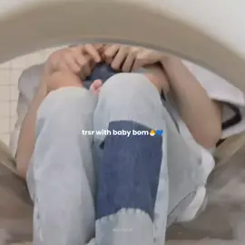 so adorable!! that forehead kiss!!😭🫳🏻 treasure boys really knows how to babysit..i just know they’re gonna be a great dads in the future!🥹🫶🏻  #yoshi #junkyu #jaehyuk #treasure #thereturnofsuperman 