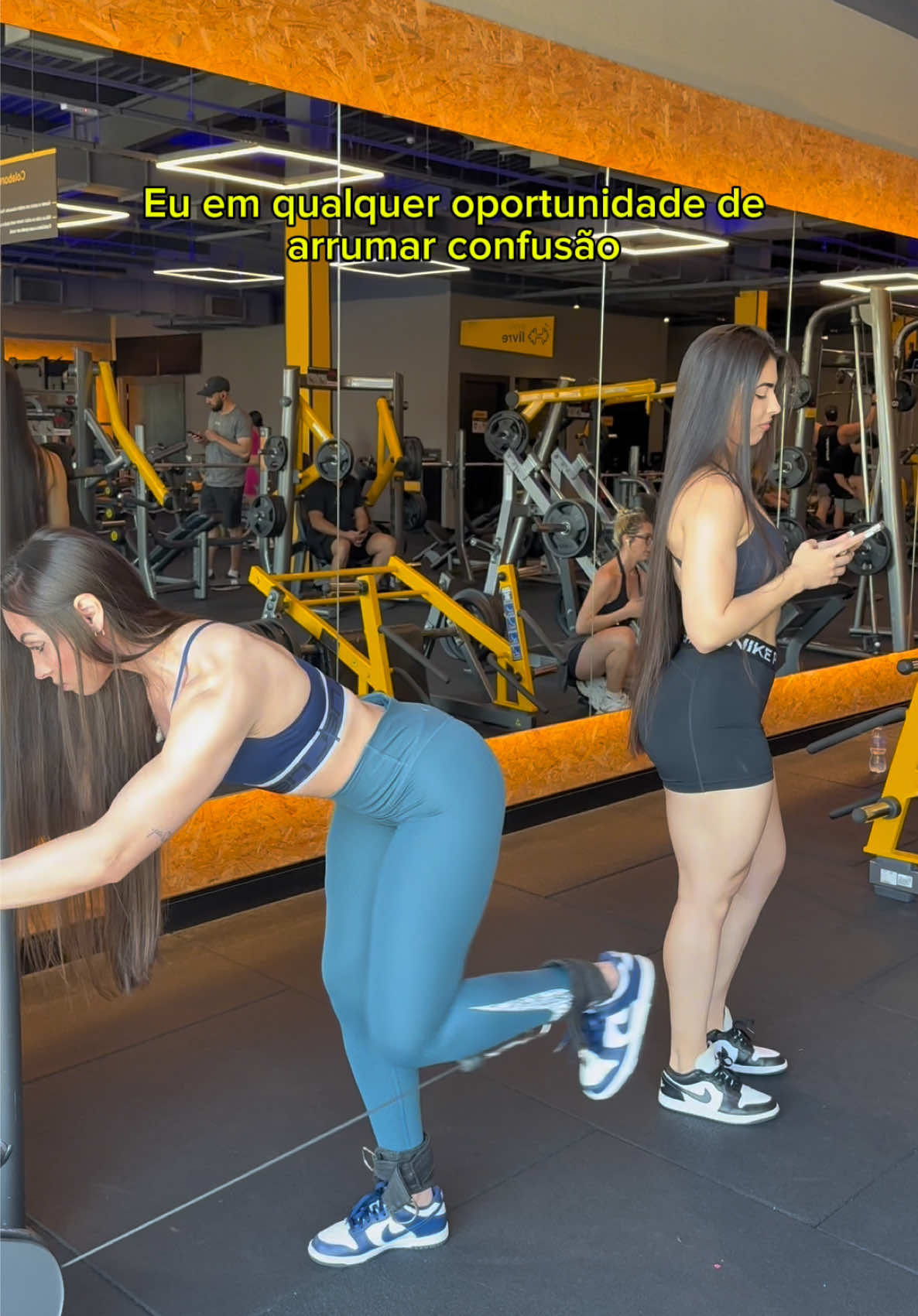 Aquela amiga que adora uma confusão 🤷‍♀️🤣 #meme#humor#vaiprofy#amigas#foryou 