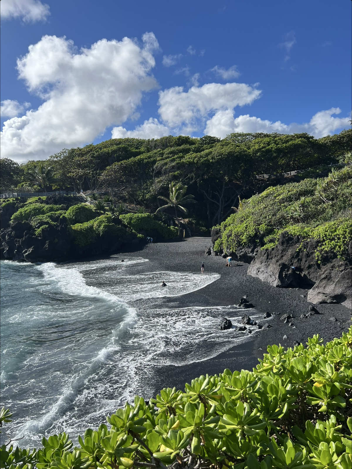 One more thing checked off my bucket list #blacksandbeach  ##maui##hawaii##thisandyap##travel