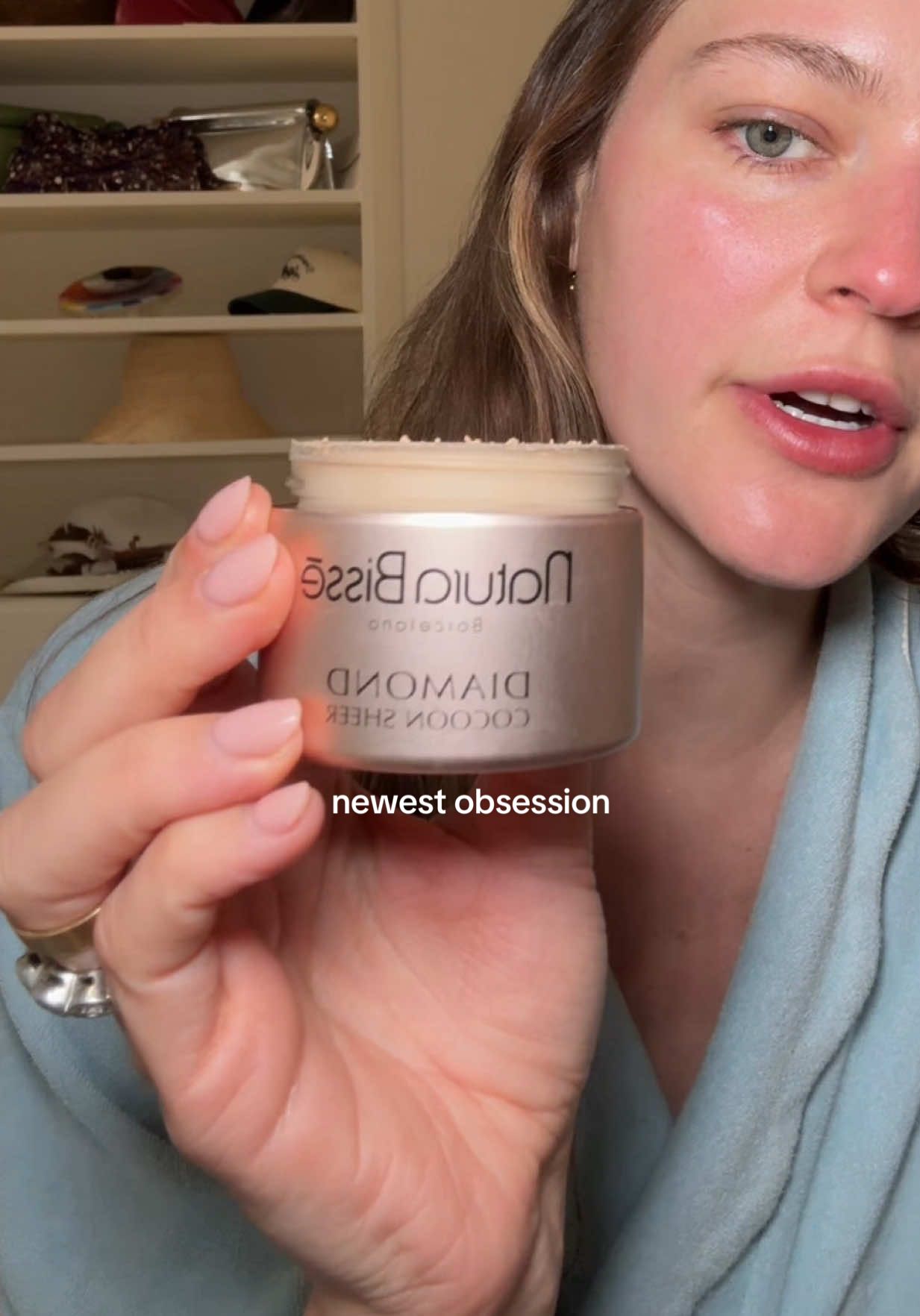 I’m OBSESSING over this tinted moisturizer it’s like a second glowy perfect skin @naturabisse_rd  #skincare #makeupreview #evenskin 