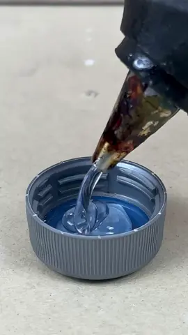 Cole uma seringa adaptada em tampas #work #tricks #tips #solution #DIY 