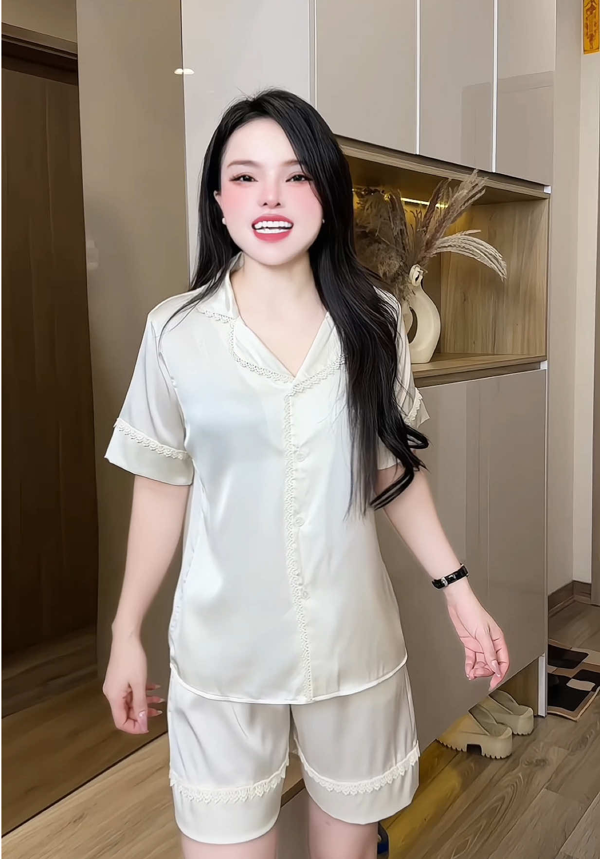 Bộ ngủ lụa latin mềm mát  phối ren nhẹ nhàng mà sang hết sức  #setbongu #setbonu #setboxinh #donguxinh #donguquyenru