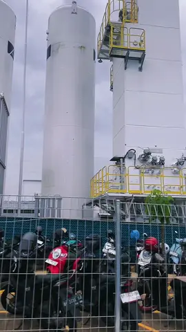 Sangat kagum dengan kawasan industri yang begitu banyak di Batam #batam #batamtiktok #batamhits #kawasanindustri #fypviralシ 