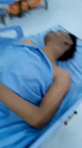 info terbaru teman-teman, ojol yang kelindes mobil brimob masih hidup dan sedang menjalani perawatan dirs pelni  #ojolkelindes  #viral 