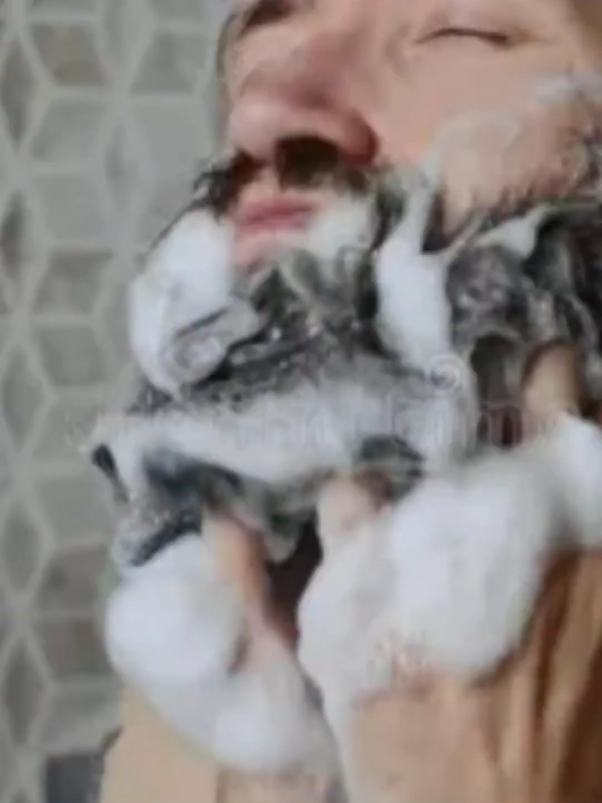 Descubra Por Que Seu Shampoo para Barba Está Fazendo os Fios Caírem! #barba #shampoo #dicas #homem #barbudo 