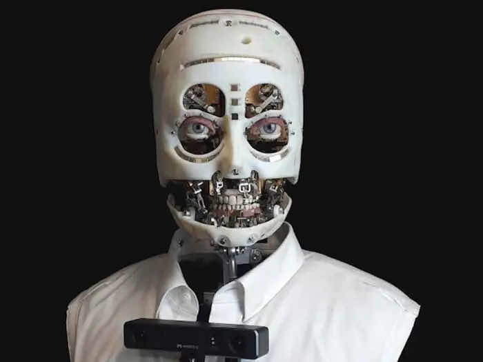 Nosey real life Animatronic can already speak 😔🥀 #fyp #tiktok #xyzcba #animatronic #nosey 