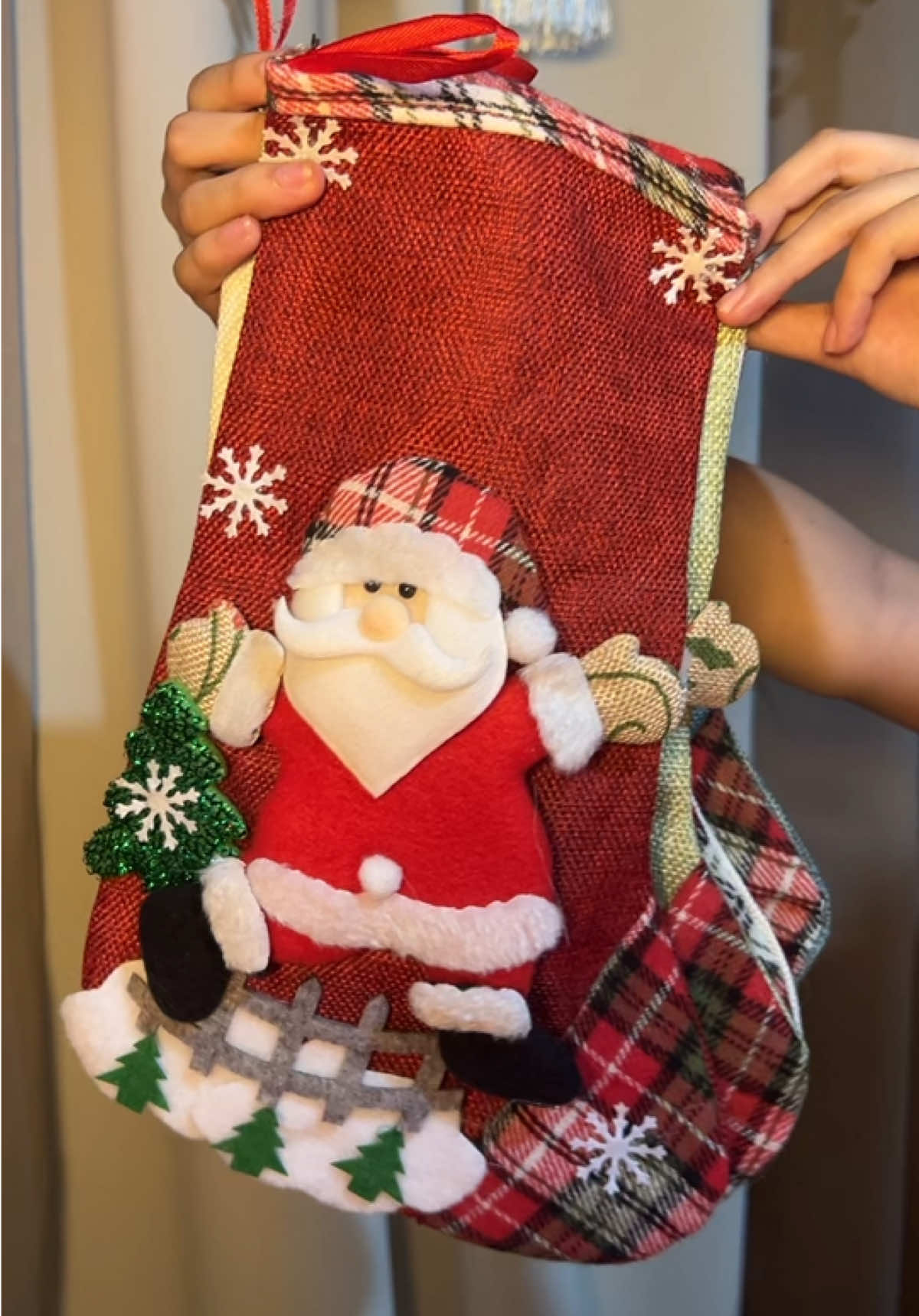 Santa Mommies and Daddies, bili na kayo for the kids ♥️ #christmasdecorations #christmasstockings #christmasdecor #christmasdecor #bermonths 