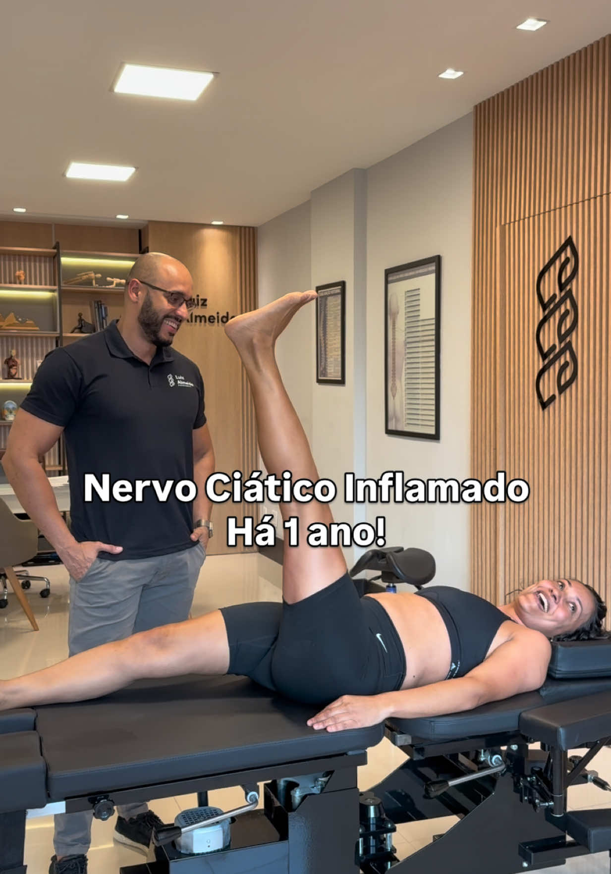 Nada paga a felicidade de ver uma querida paciente que chegou com dor, limitada pelo nervo ciático inflamado há 1 ano, sair do atendimento sorrindo e aliviada.  Esses momentos me lembram o quanto vale a pena cuidar de vidas e devolver a liberdade. Obrigado por confiar minha querida! Dr. Luiz Almeida Seu Fisioterapeuta Crefito-2 87982-F Tenha um Fisioterapeuta pra chamar de SEU!