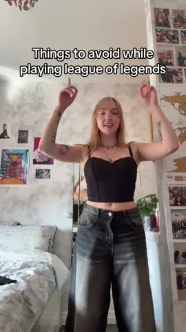 Things to avoid while playing league of legends😎 #leagueoflegends #leagueoflegendsmemes #leaguetok #leaguememes #leaguefunny 