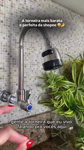 ✨🚰 Sua cozinha mais prática e elegante! A Torneira Inox Prata com Chuveiro 360° traz luxo, modernidade e facilidade para o seu dia a dia. 🌟 👉 Rotação completa de 360° 👉 Jato com modo chuveiro 💦 👉 Design sofisticado em inox Quem aí já quer essa praticidade na cozinha? 😍🙋‍♀️🙋‍♂️ #CozinhaLuxo #AchadinhosShopee #CasaChique #Praticidade #Decoração