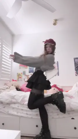 I dont liek how dis filter changes my whole face but is doesnt matter outfit is main point of tis anyway.. #OOTD #hololive #meow 