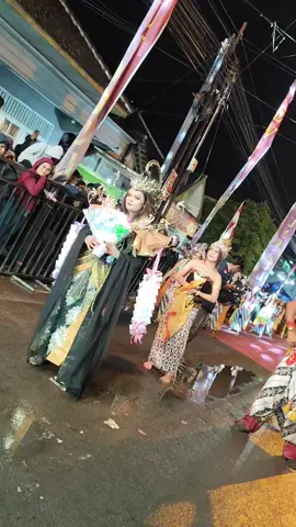 gerimis dikit ngga ngaruh wkwkwk 😅 karnaval Wonokerto bantur @K-Cow Syndicate @nindaayuu  #soundsystemjawatimur #berandatiktokterbaru #malang24jam #karnaval2025 #foryoupagе #berandatiktok #soundsytemmalangselatan #soundkarnavalindonesia #karnavalwonokerto2025 #masukberandafyp #soundsystemmalang #soundsytemmalangselatan #soundkarnavalindonesia #karnavalwonokerto2025 #masukberandafyp #soundsystemmalang #fypシ゚ #foryou 