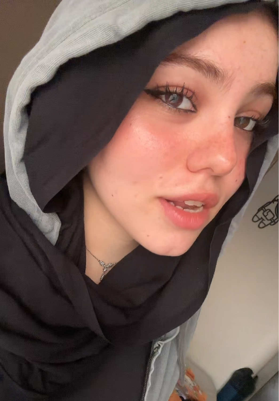 عتريس بتاعي مقفل راسه فعلاً 🤦🏼‍♀️